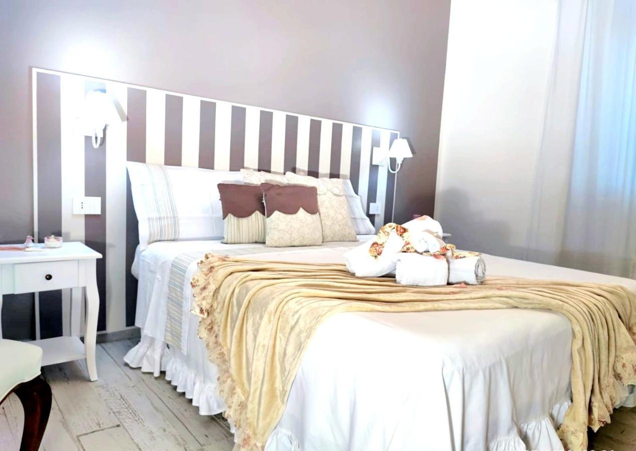 Golden House Hotel Porto Torres Bagian luar foto